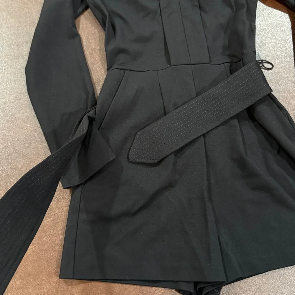 NWT express black long sleeve romper XXS - Picture 3 of 4